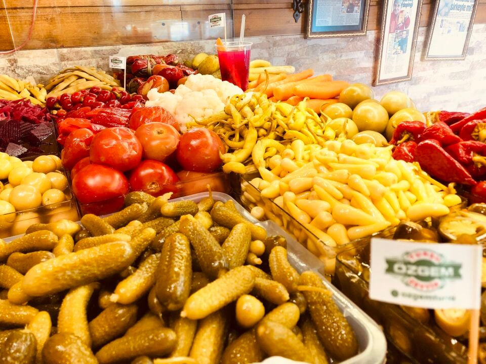 Kornişon turşu