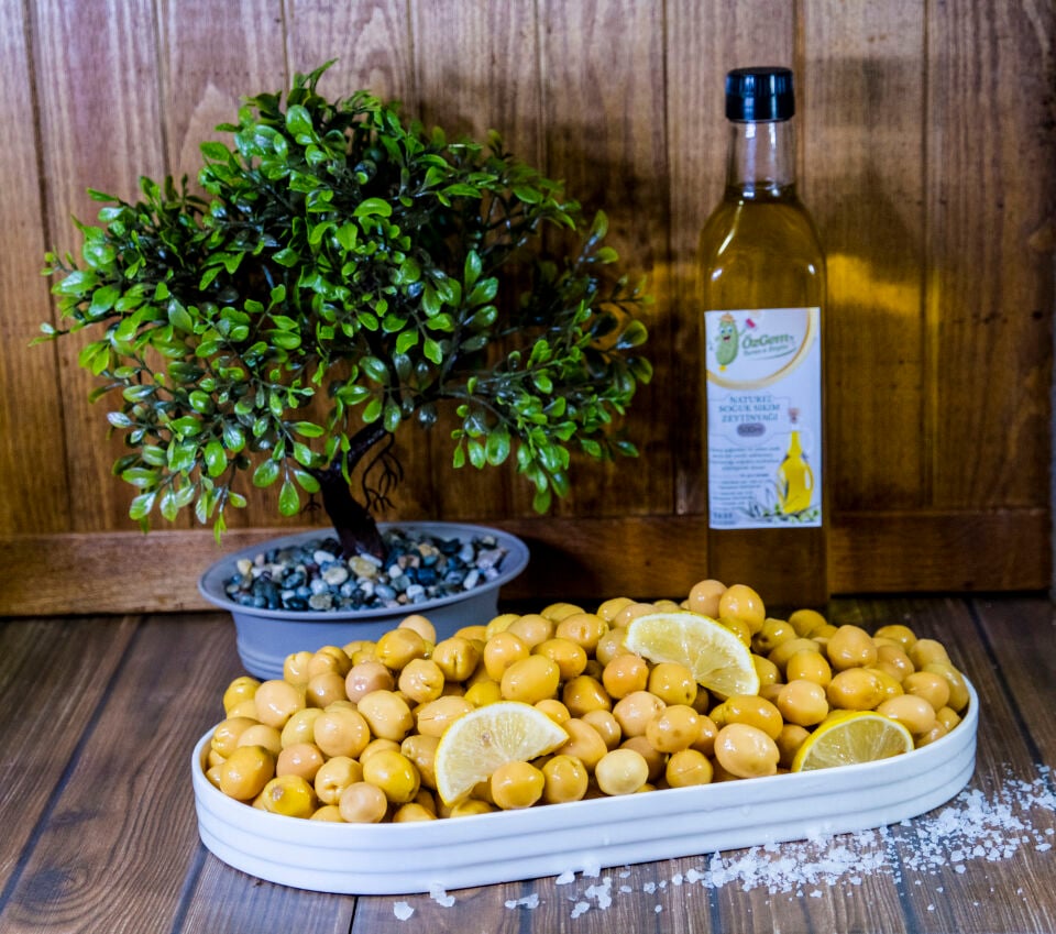 Edremit Yeşil Çizik Zeytin